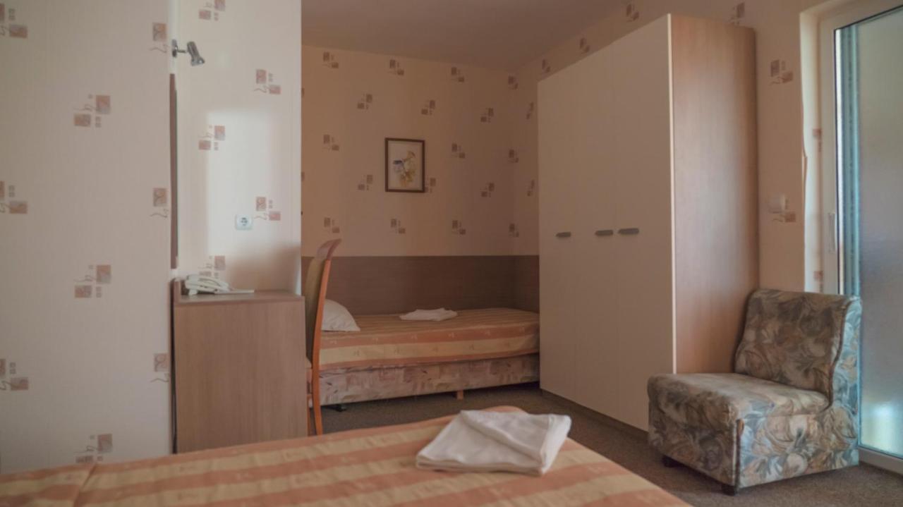 Park Hotel Persey Varna Bagian luar foto