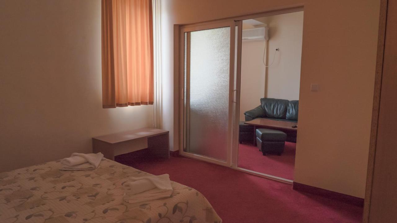 Park Hotel Persey Varna Bagian luar foto