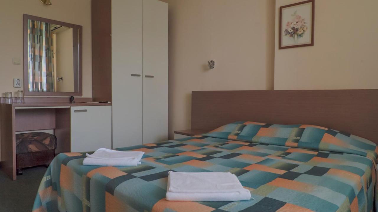 Park Hotel Persey Varna Bagian luar foto