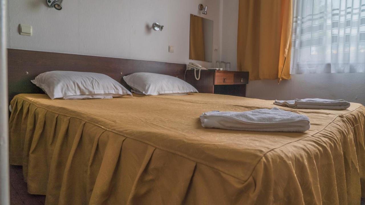 Park Hotel Persey Varna Bagian luar foto