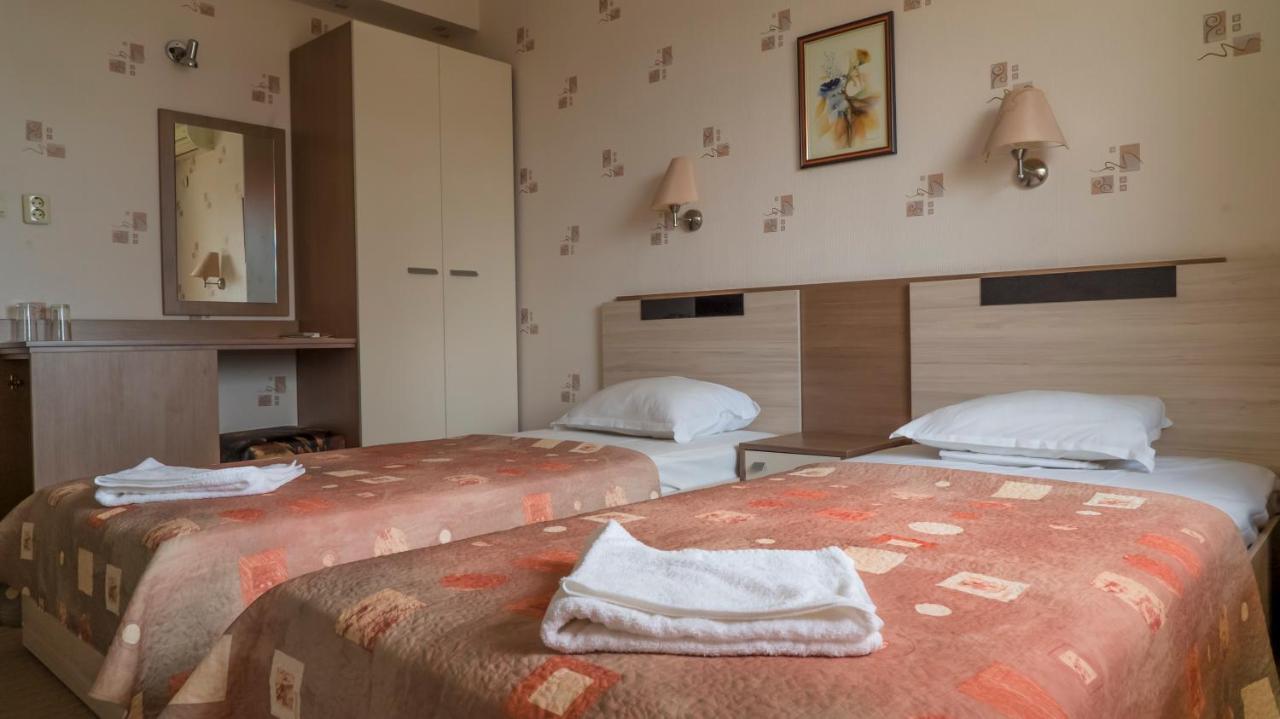 Park Hotel Persey Varna Bagian luar foto