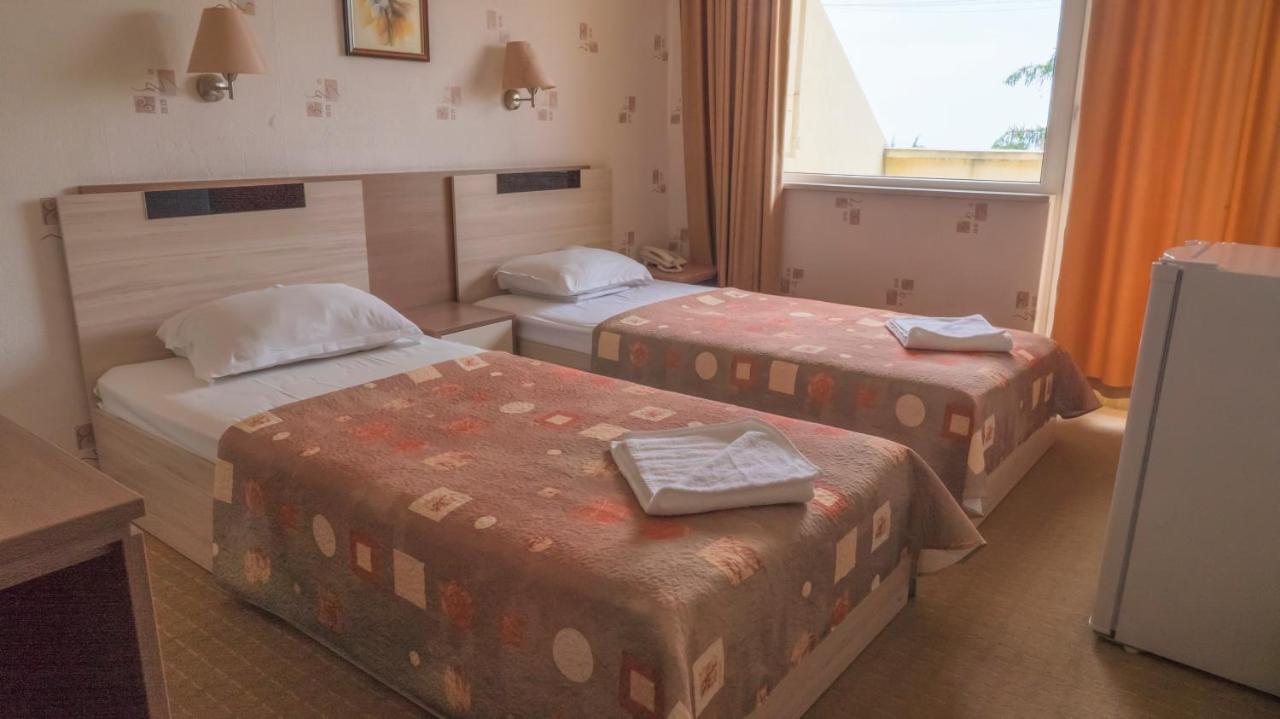Park Hotel Persey Varna Bagian luar foto