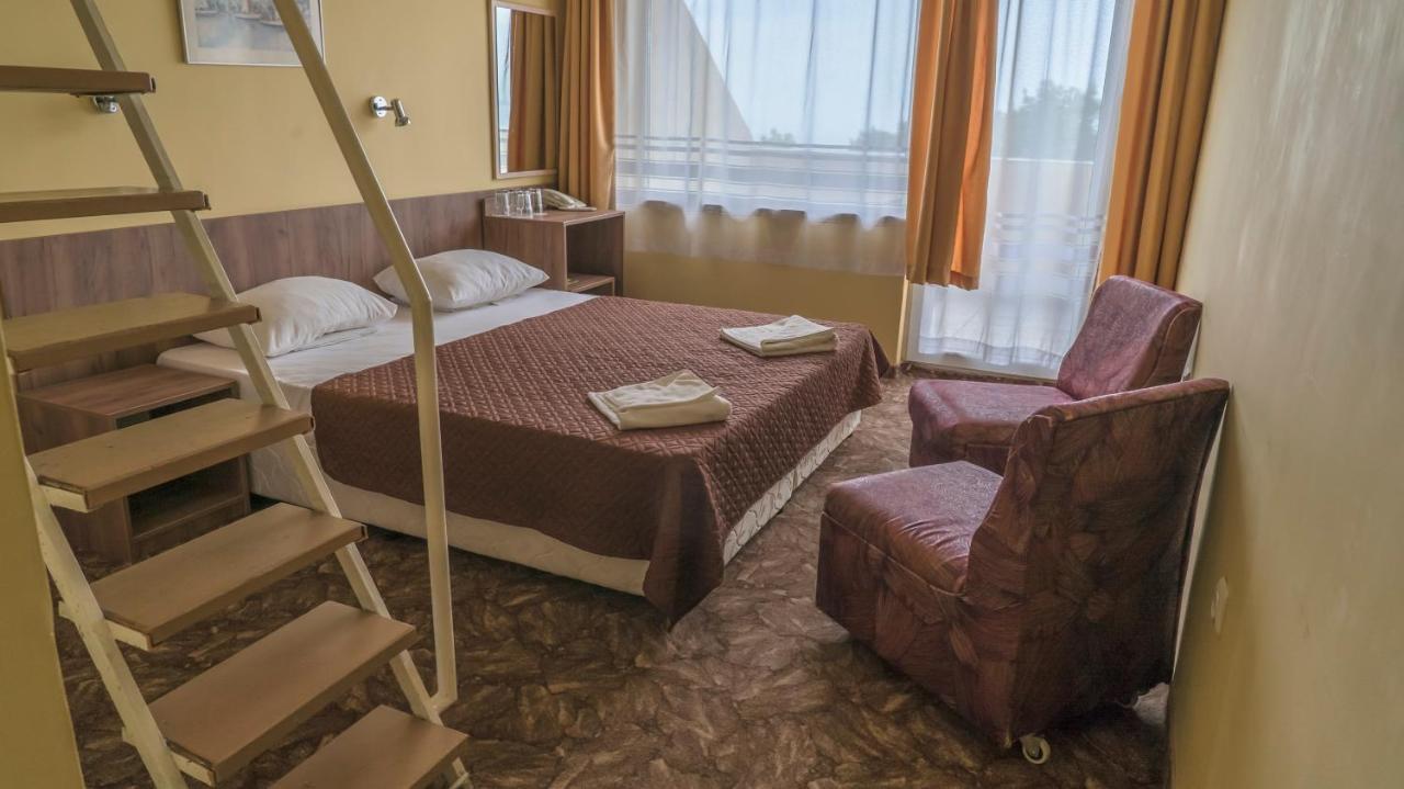 Park Hotel Persey Varna Bagian luar foto