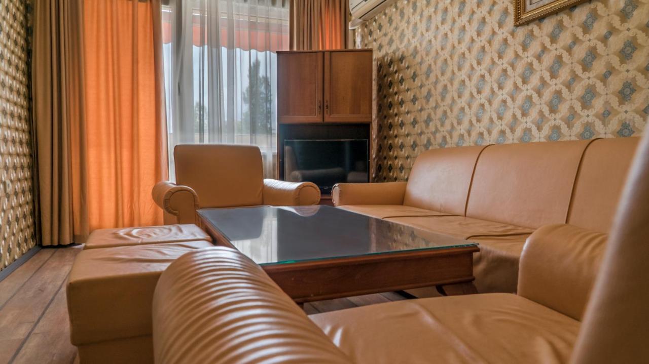 Park Hotel Persey Varna Bagian luar foto