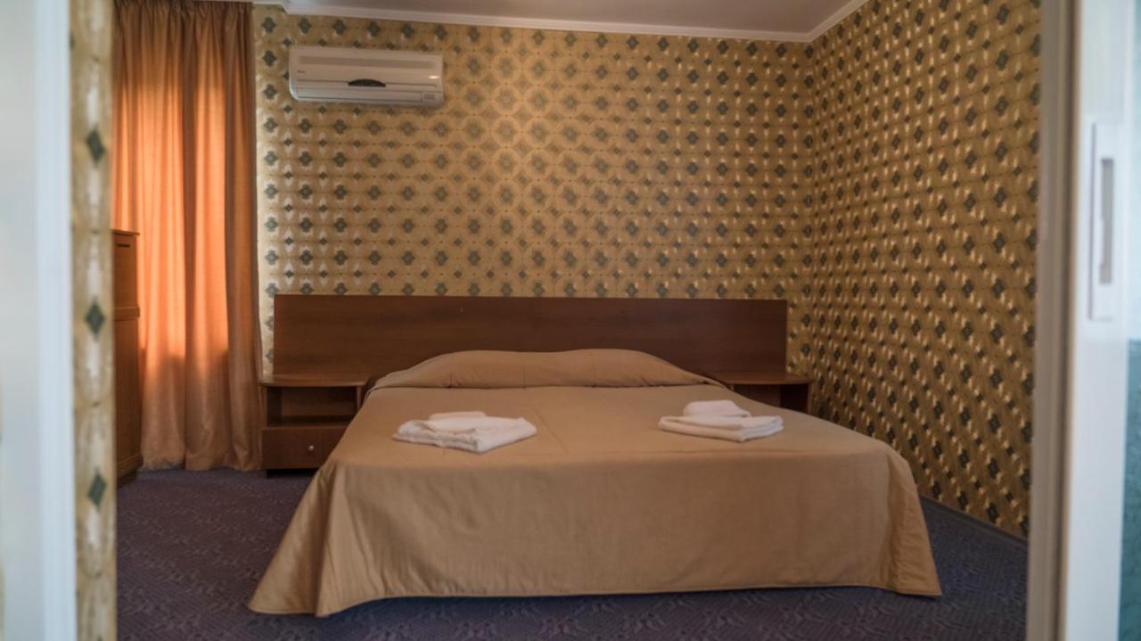 Park Hotel Persey Varna Bagian luar foto