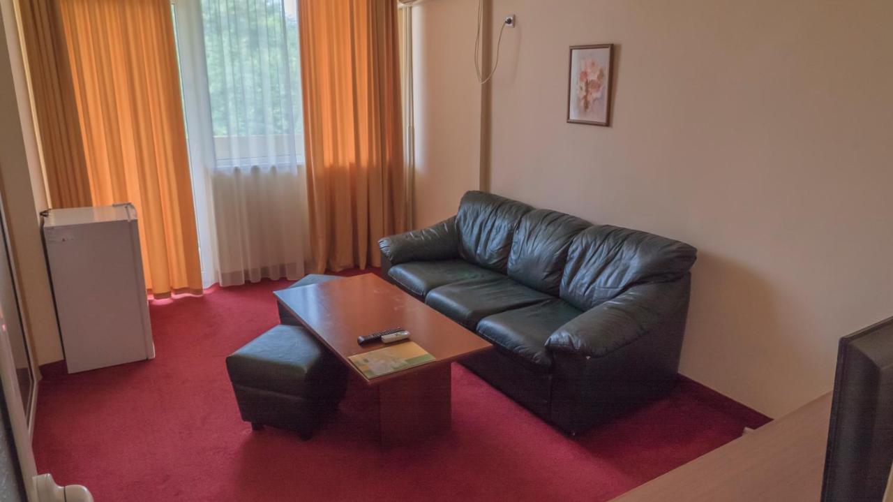 Park Hotel Persey Varna Bagian luar foto