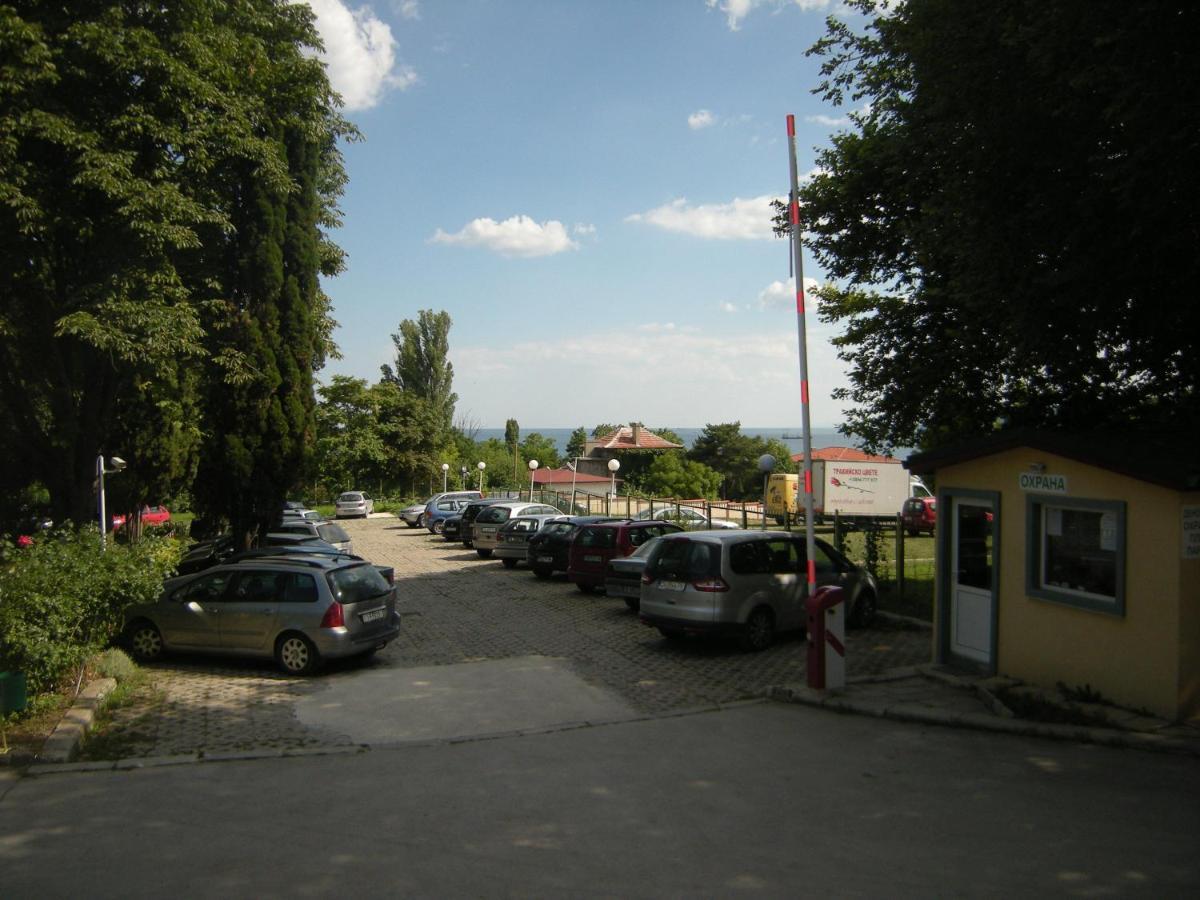 Park Hotel Persey Varna Bagian luar foto