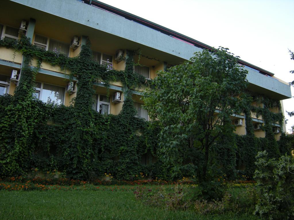 Park Hotel Persey Varna Bagian luar foto