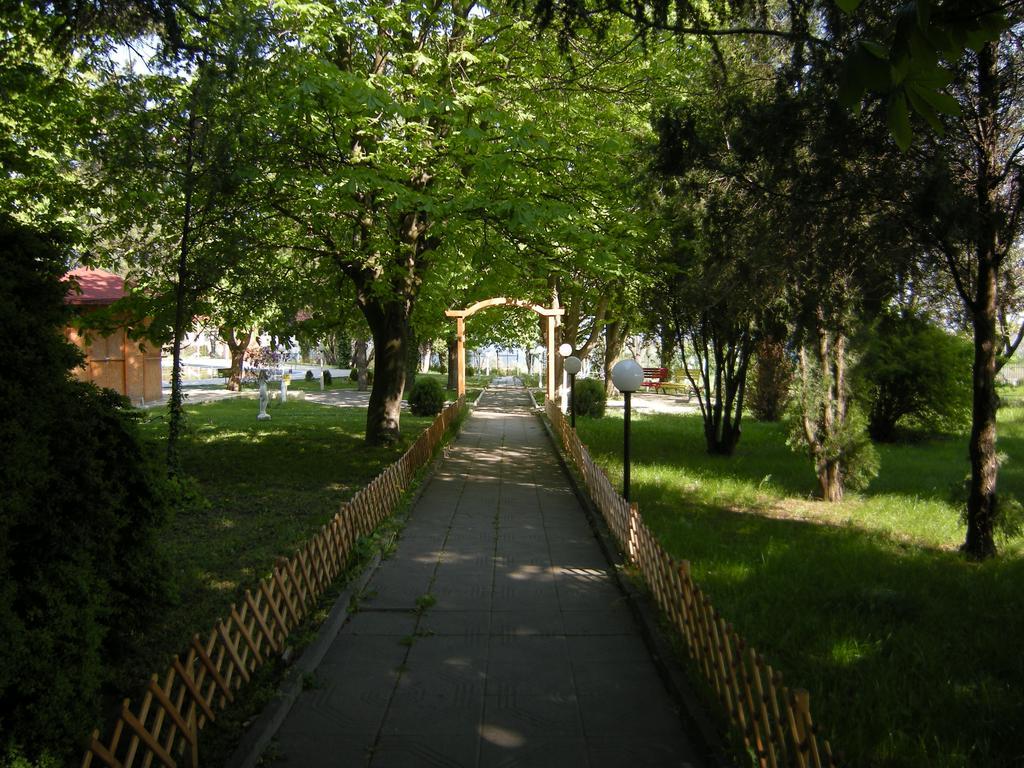 Park Hotel Persey Varna Bagian luar foto