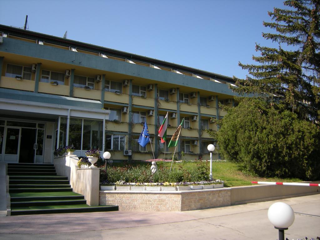 Park Hotel Persey Varna Bagian luar foto