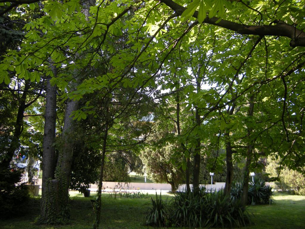 Park Hotel Persey Varna Bagian luar foto