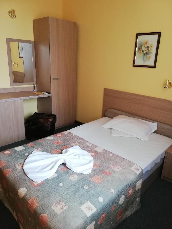 Park Hotel Persey Varna Bagian luar foto